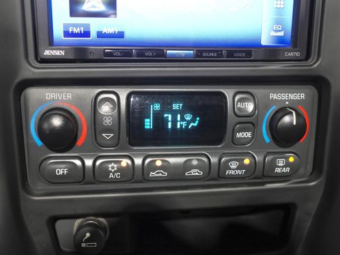 Used 2002 Chevrolet Corvette Coupe w/ Preferred Equipment Group1 image 80