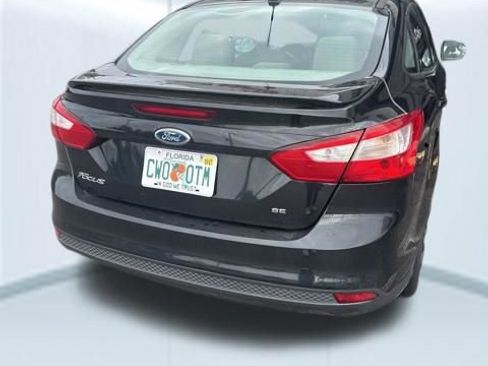 Used 2012 Ford Focus SE FWD image 2