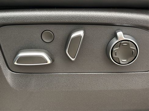 New 2025 Cadillac Escalade ESV Sport Platinum image 32