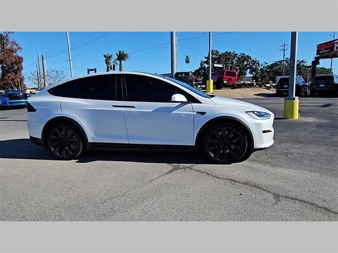 Used 2022 Tesla Model X image 35