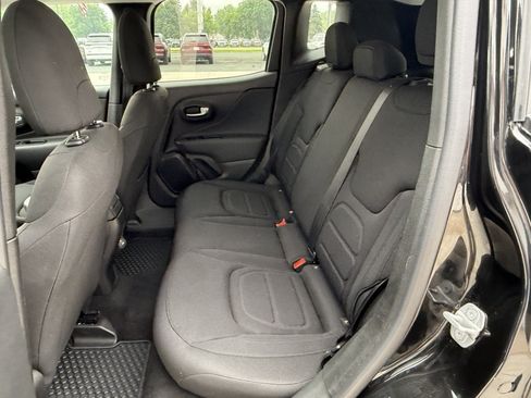 Used 2022 Jeep Renegade Latitude AWD/4WD image 13