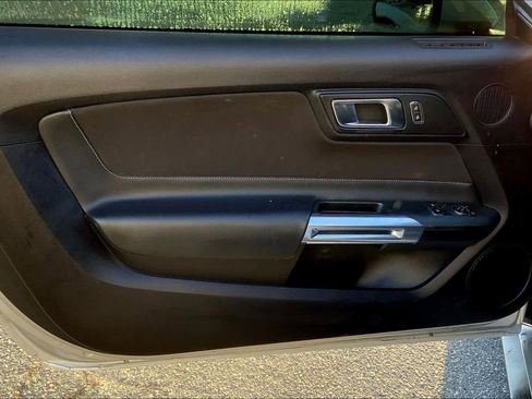 Used 2018 Ford Mustang GT w/ Equipment Group 301A image 18