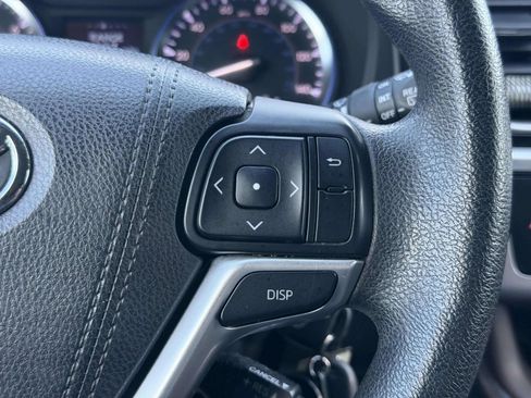 Used 2015 Toyota Highlander LE AWD/4WD image 33