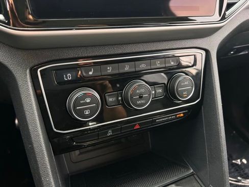 Used 2023 Volkswagen Atlas SEL Premium AWD/4WD image 28