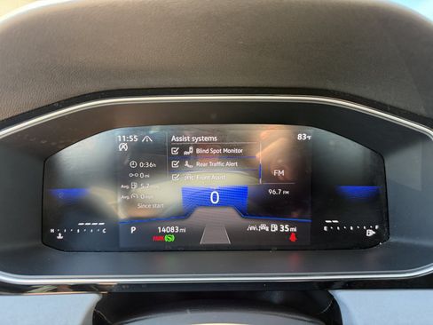 Used 2025 Volkswagen Jetta SE w/ Sunroof Package FWD image 19