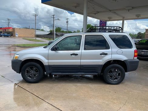 Used 2005 Ford Escape XLT image 4