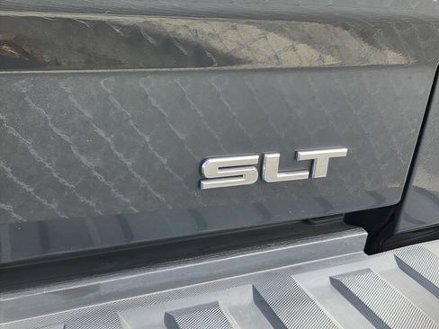 Used 2018 GMC Sierra 1500 SLT w/ Enhanced Driver Alert Package image 16