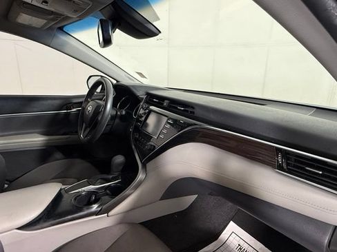 Used 2018 Toyota Camry LE w/ Convenience Package FWD image 30