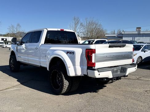 Used 2019 Ford F350 Limited image 5
