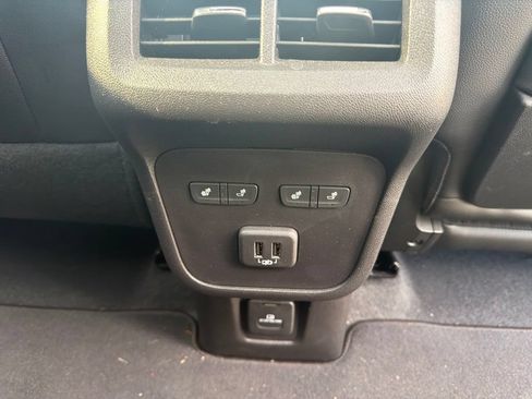 Used 2024 GMC Terrain Denali w/ Denali Premium Package AWD/4WD image 16