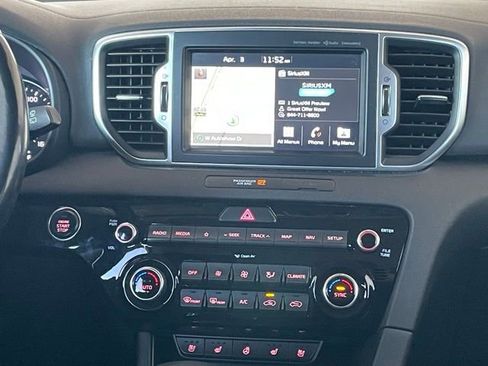 Used 2018 Kia Sportage EX w/ EX Technology Package image 13
