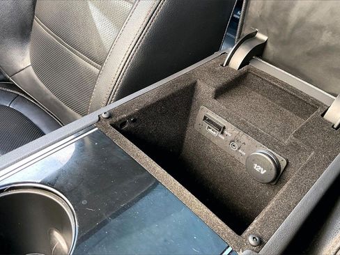 Used 2017 Jaguar F-PACE Prestige image 16