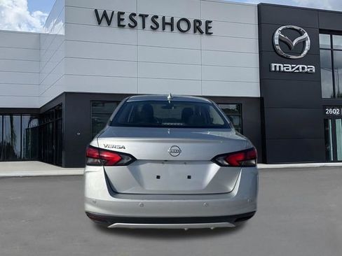 Used 2025 Nissan Versa SV image 4