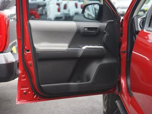 Used 2021 Toyota Tacoma SR5 RWD image 30