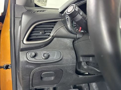 Used 2017 Chevrolet Trax LT w/ Sun & Sound Package image 15