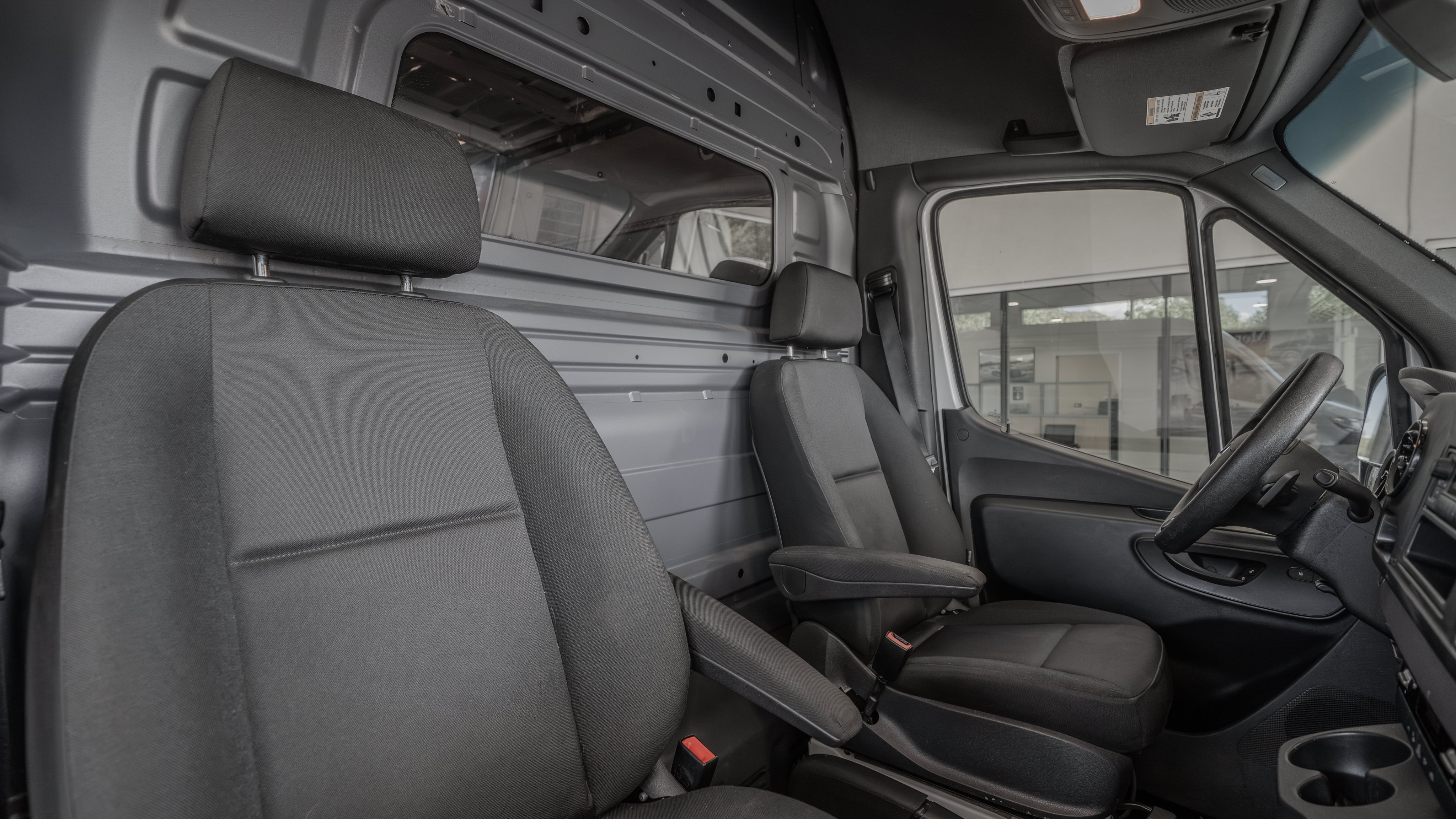 Used 2024 Mercedes-Benz Sprinter 2500 image 31