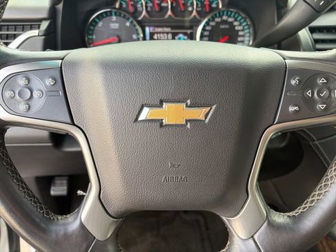 Used 2016 Chevrolet Suburban LT RWD image 7