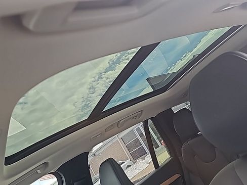 Used 2025 Volvo XC90 B6 Plus image 10