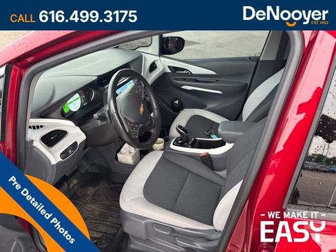 Used 2020 Chevrolet Bolt LT FWD image 15