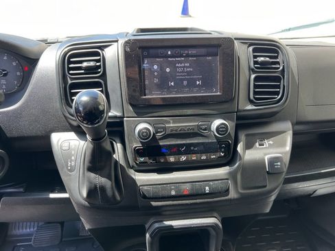 Used 2025 RAM ProMaster 2500 w/ Convenience Group FWD image 16