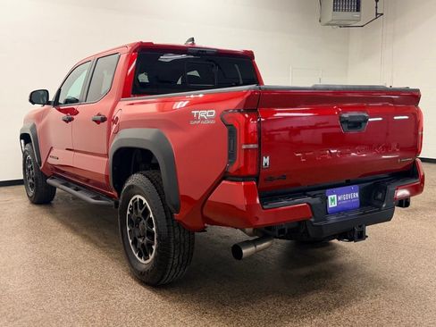 Used 2026 Toyota Tacoma TRD Off-Road w/ TRD Off Road Premium Package AWD/4WD image 3