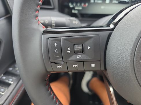 New 2026 Nissan Kicks SR FWD image 10