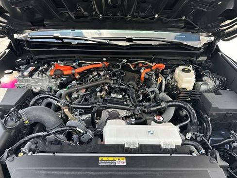 Used 2025 Toyota Tacoma TRD Off-Road AWD/4WD image 27