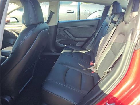 Used 2022 Tesla Model 3 Standard Range RWD image 9