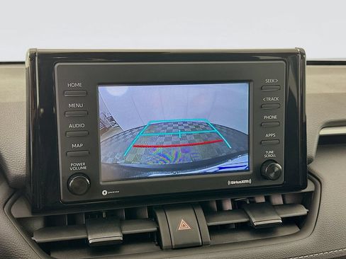 Used 2021 Toyota RAV4 LE AWD/4WD image 15