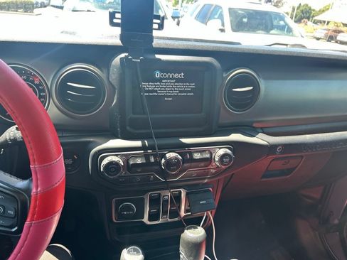 Used 2018 Jeep Wrangler Unlimited Sport S AWD/4WD image 9