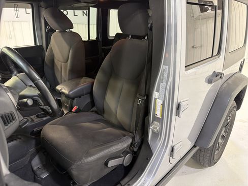 Used 2018 Jeep Wrangler Unlimited Sport image 10