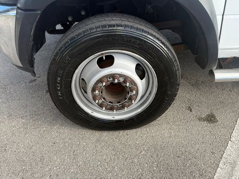 Used 2017 RAM 5500 Tradesman w/ Chrome Appearance Group image 30