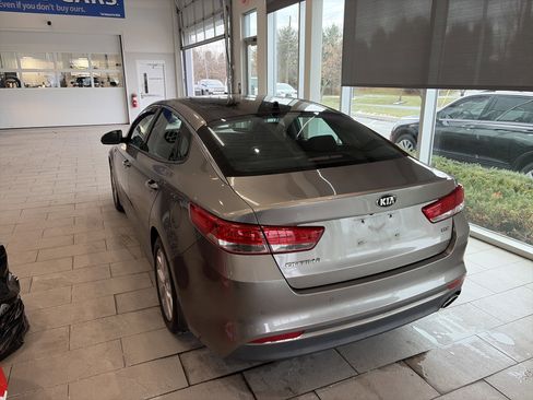Used 2018 Kia Optima EX w/ Technology Package image 6