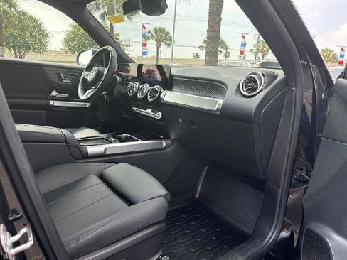Used 2024 Mercedes-Benz GLB 250 4MATIC image 23