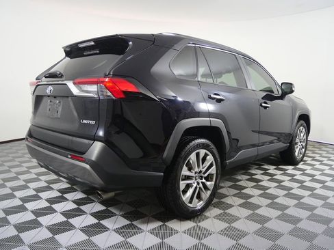Used 2019 Toyota RAV4 Limited image 3