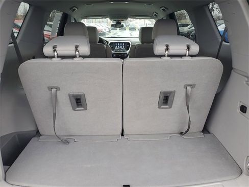 Certified 2023 GMC Acadia SLE w/ Driver Convenience Package image 8