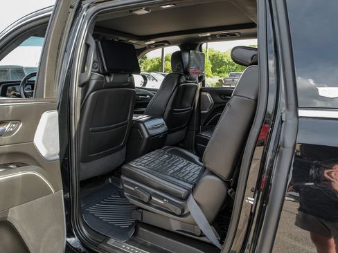 Used 2021 Cadillac Escalade ESV Premium Luxury Platinum AWD/4WD image 46