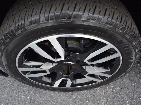 Used 2020 Chevrolet Suburban Premier image 14