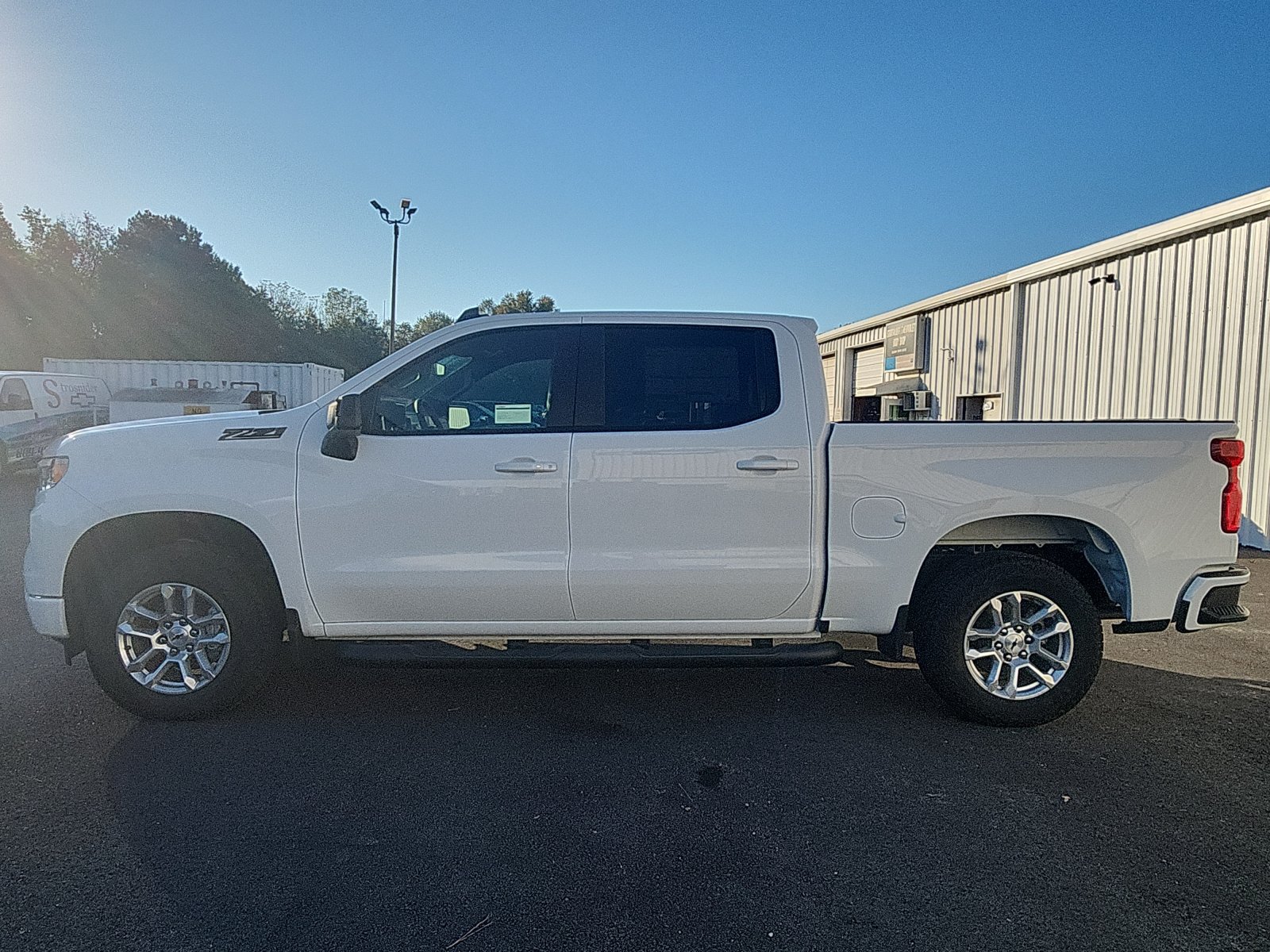 New 2026 Chevrolet Silverado 1500 RST w/ Z71 Off-Road Package AWD/4WD image 2