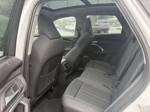 Used 2025 Audi Q5 Premium w/ Premium Plus AWD/4WD image 4