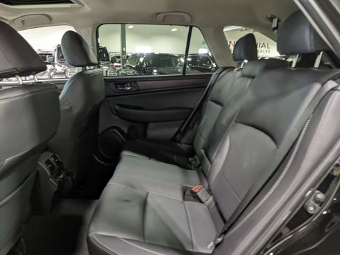 Used 2018 Subaru Outback 3.6R Limited AWD/4WD image 13
