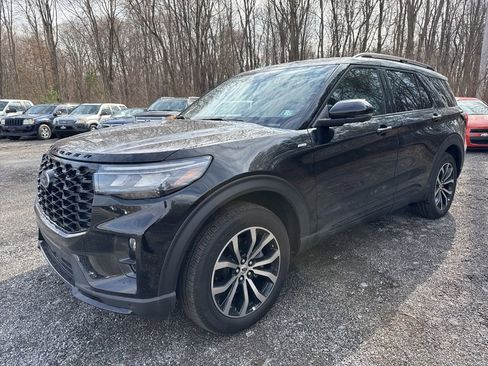 Used 2026 Ford Explorer ST-Line image 3