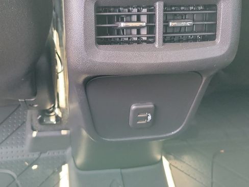 Certified 2024 Chevrolet Equinox LT w/ LPO, Floor Liner Package FWD image 31