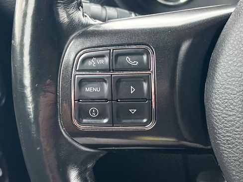 Used 2017 Jeep Wrangler Unlimited Sahara image 29