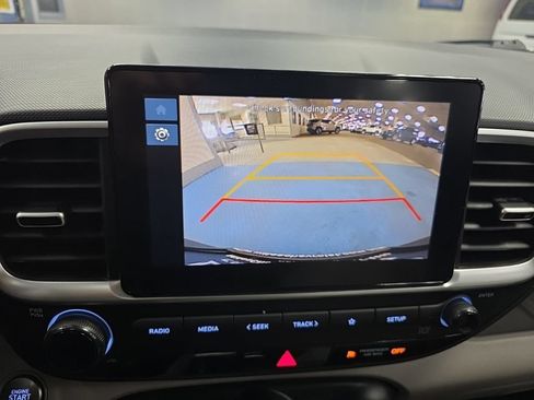 Used 2025 Hyundai Venue SEL FWD image 25