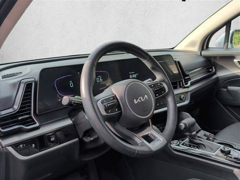 Used 2025 Kia Sportage EX FWD image 9