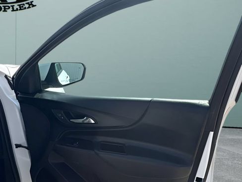Used 2018 Chevrolet Equinox LT FWD image 20