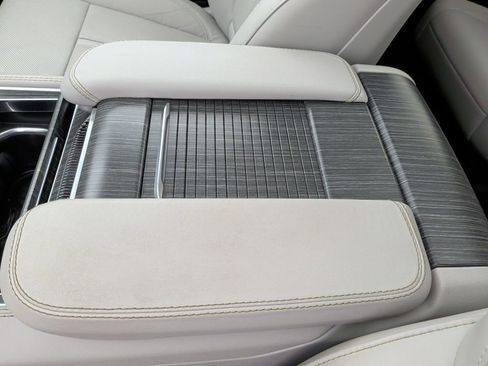 Used 2024 Jeep Wagoneer Series III w/ Premium Group I image 42