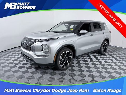 Used 2022 Mitsubishi Outlander ES image 1