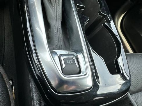 Used 2025 Chevrolet Trax ACTIV FWD image 33